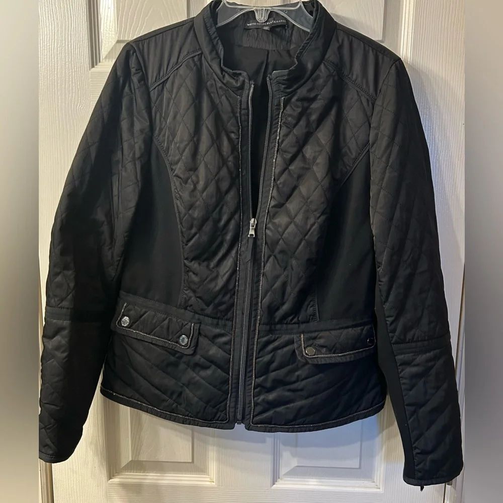 White House Black Market puffer light weight coat size L
